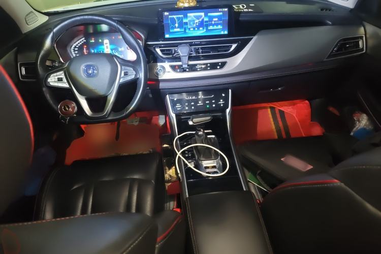 Used CHANGAN CS75 2018 280T Automatic Yazi Model China V Standard Center Console