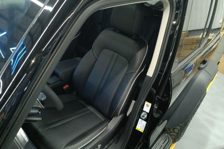 Used Tank 300 2023 2.0T Iron Rider 02 Left Front Seat