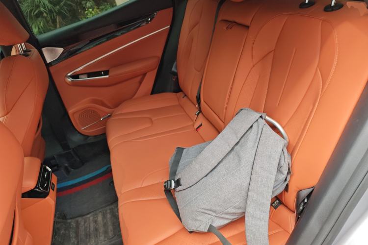 Used Geely Auto Emgrand X7 Sport 2026 Model 1.5TD Beloved
