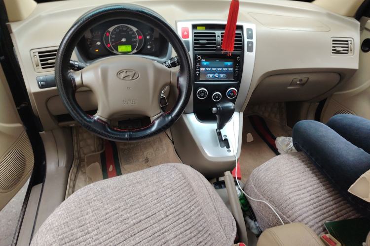 Used Hyundai Tucson 2009 2.0L Automatic Two-Wheel Drive with Sunroof
