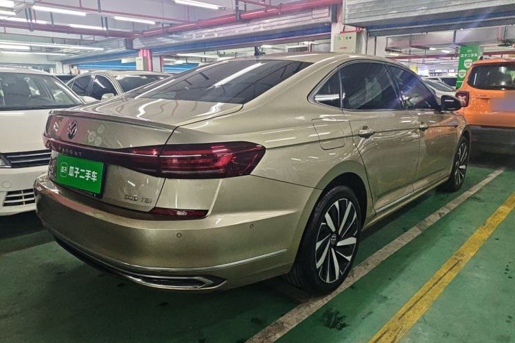 Used Volkswagen Passat 2022 330TSI Starry Luxury Edition Rear Right 45 Deg