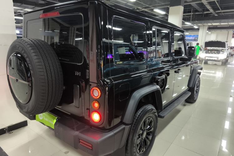 Used 212 T01 2024 2.0T Explorer Rear Right 45 Deg