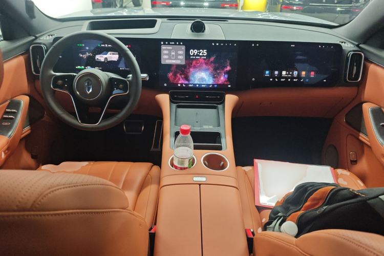 Used Hima AITO M8 2025 Extended-Range Ultra Version 53.4 kWh 5-Seater Edition Center Console