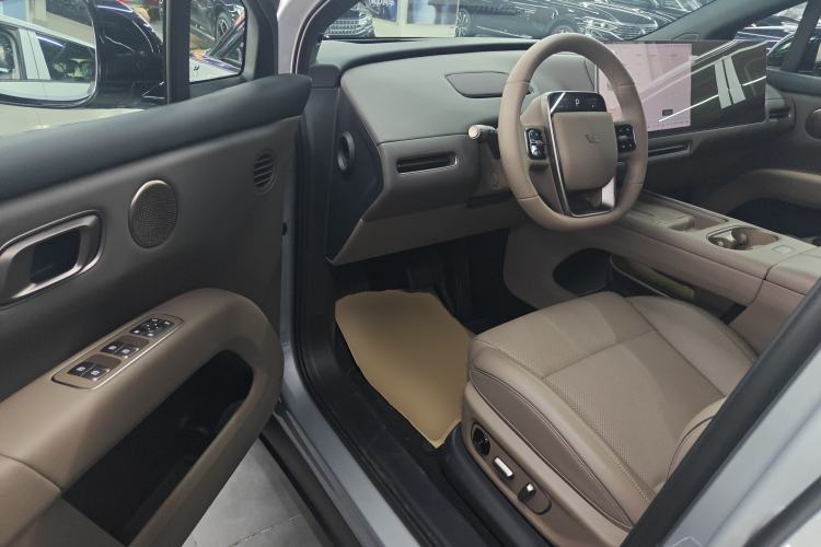 Used Li Auto i6 2025 Model Two-Wheel-Drive Standard Type Driver Seat