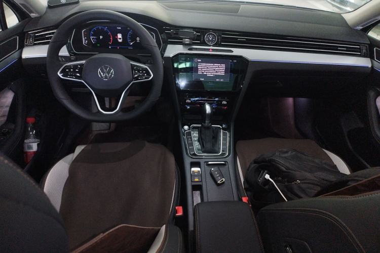 Used Volkswagen Magotan 2025 Revised Version 2 Zhongxiang Edition 330TSI DSG Luxury Trim