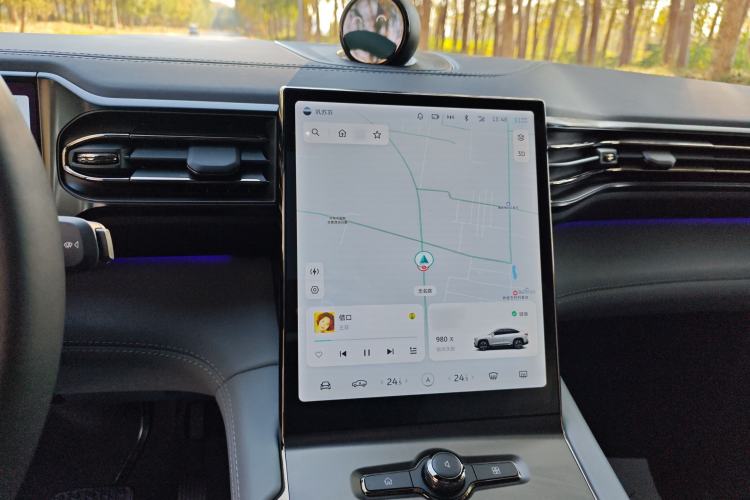 Used Nio EC6 2022 75 kWh Sport Edition Audio And AC Panel