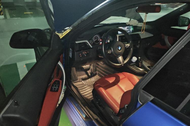 Used BMW 3 Series GT 2014 320i Design Package Model Interior 3