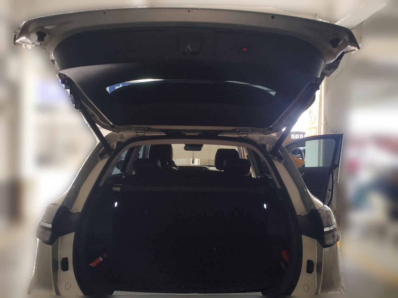 Hongqi HS5 2023 2.0T Four-Wheel Drive Flagship Pro Edition - Chinese Trim Xiang — снимка 16