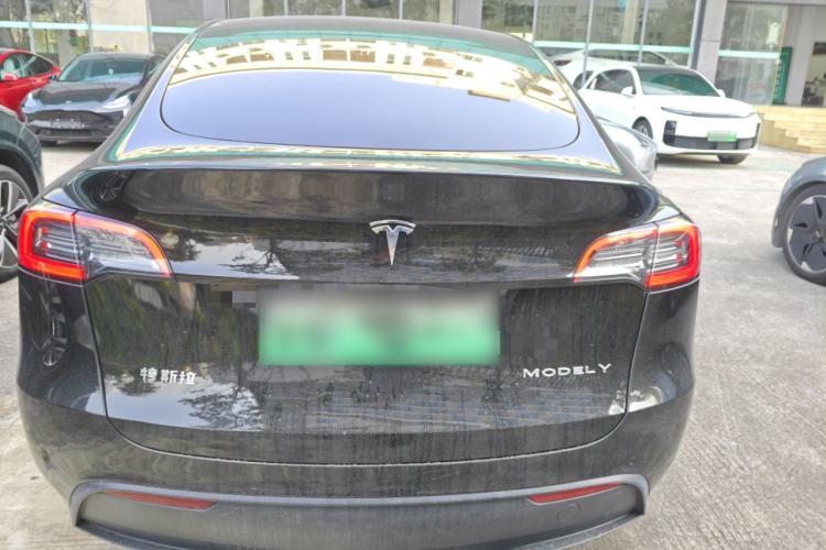 Used Tesla Model Y 2023 Rear-Wheel-Drive Version
