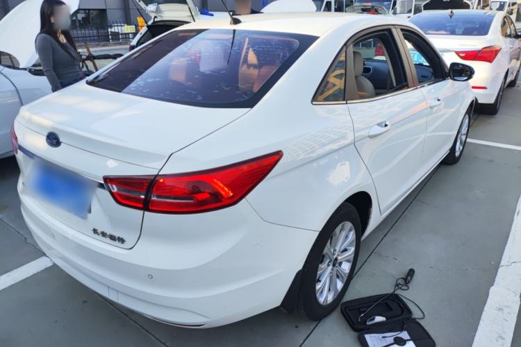 Used Ford Escort 2015 1.5L Automatic Fashion Model