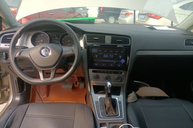 Used Volkswagen Golf 2016 1.6L Automatic Fashion Model