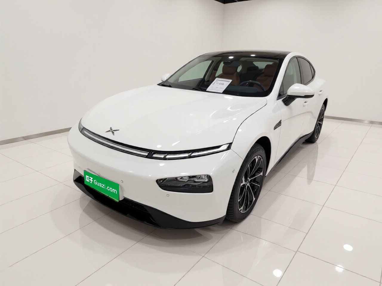 Unter der Vorderseite des Autos