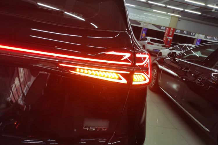 Used Hongqi HS5 2025 2.0T All-Wheel-Drive Flagship Pro Edition
