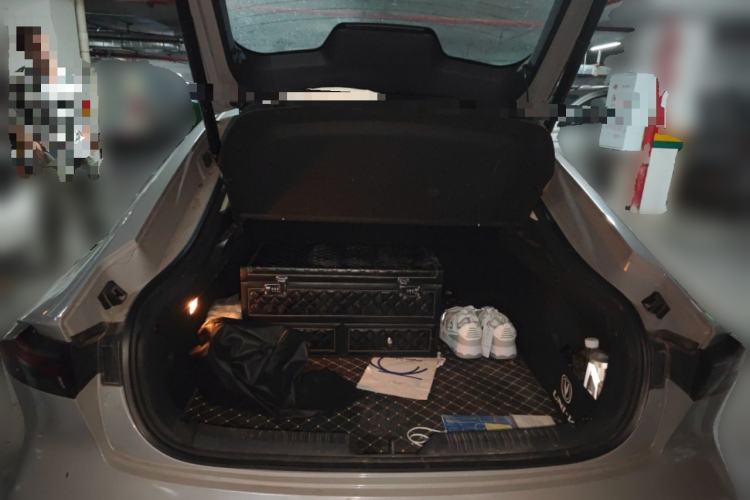 Used CHANGAN UNI-V iDD 2023 ZhiDian iDD 1.5T 113km ZhiKu Model Trunk