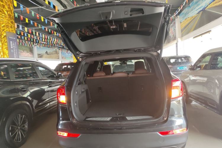 Used Buick Envision 2017 28T Four-Wheel Drive Elite Model Trunk