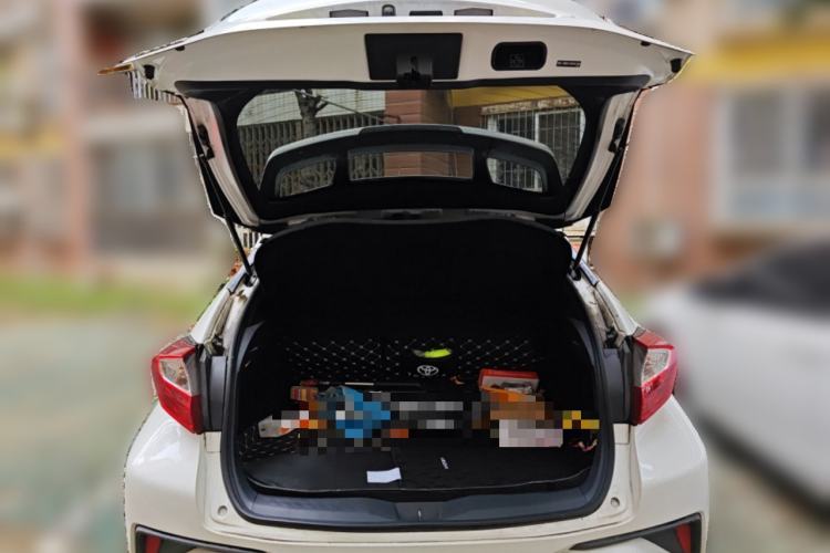 Used Toyota IZOA 2018 2.0L Yichi Version China VI Standard Trunk