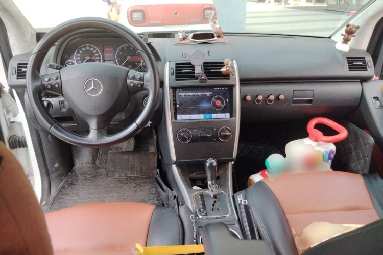 Used Mercedes-Benz A-Class 2011 A 160 Center Console