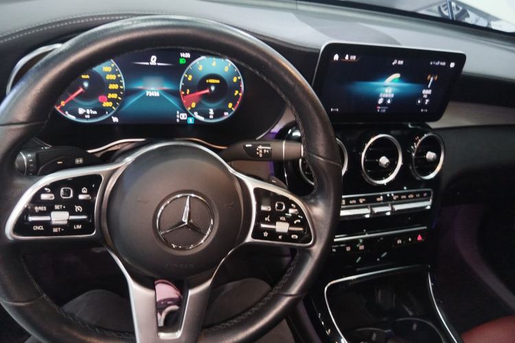 Used Mercedes-Benz GLC Coupe 2021 GLC 260 4MATIC Coupe SUV Center Console