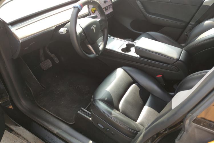 Used Tesla Model Y 2021 Standard Range Rear-Wheel Drive Version Left Front Seat