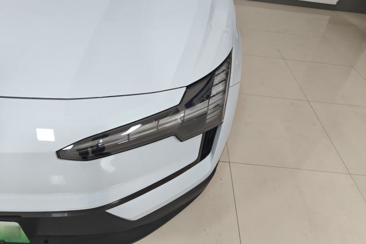 Used Volvo EX30 2025 Rear-Drive Long-Range Plus Model