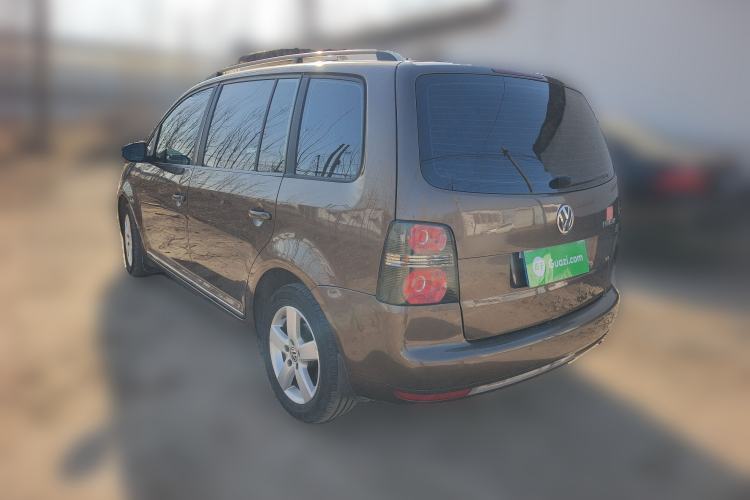 Used Volkswagen Touran 2015 1.4T DSG Comfort Edition 5 Seats Rear Left 45 Deg