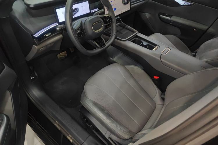 Used Lynk & Co 07 2024 EM-P 126 Long-Range Halo
