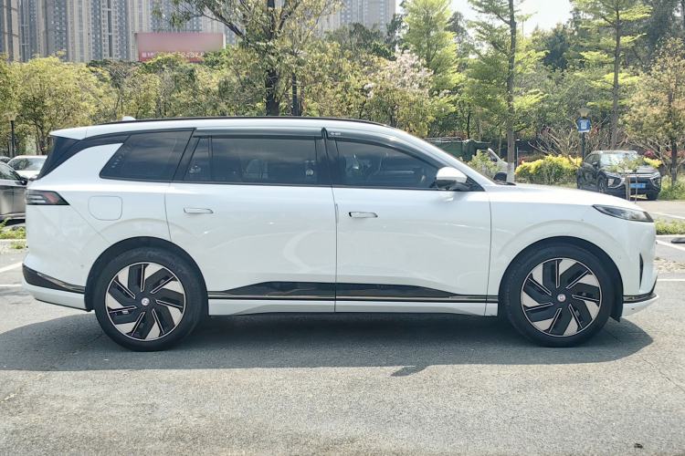 Used Dongfeng eπ eπ008 2024 210Max Range-Extended Version 6 Seats