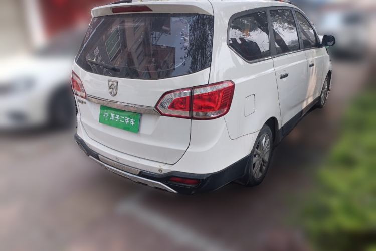 Used Baojun 730 2014 1.5L manual luxury trim 7 seats Rear Right 45 Deg