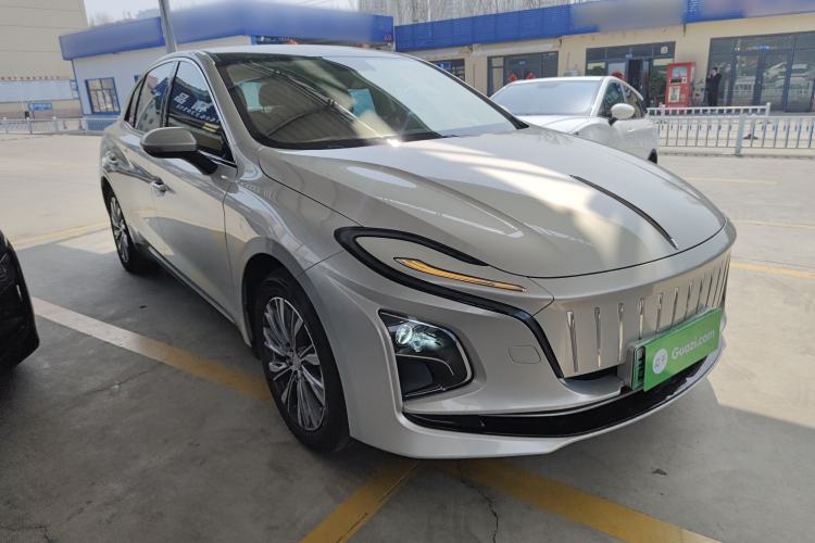 Used Hongqi E-QM5 2022 431 km Charge & Enjoy Edition Front Right 45 Deg
