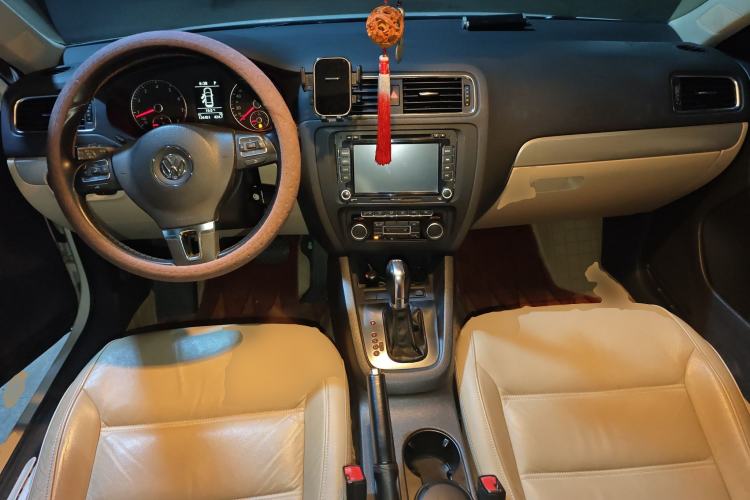 Used Volkswagen Sagitar 2012 1.4TSI Automatic Luxury Edition
