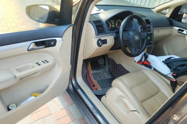 Used Volkswagen Touran 2011 1.4T DSG Zhiya Edition 5 Seats Driver Seat