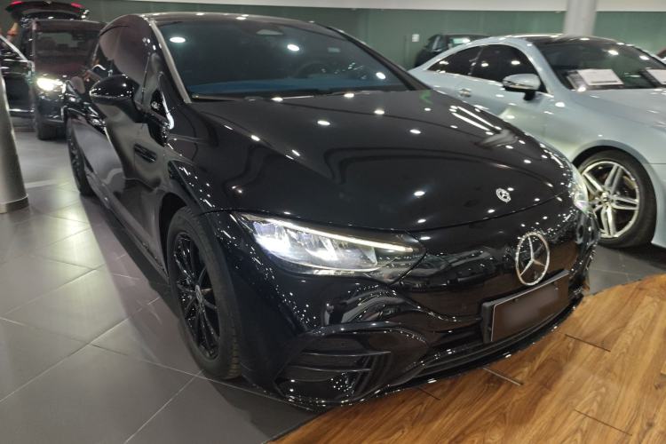 Used Mercedes-Benz EQE 2022 350 Pioneer Edition Front Right 45 Deg