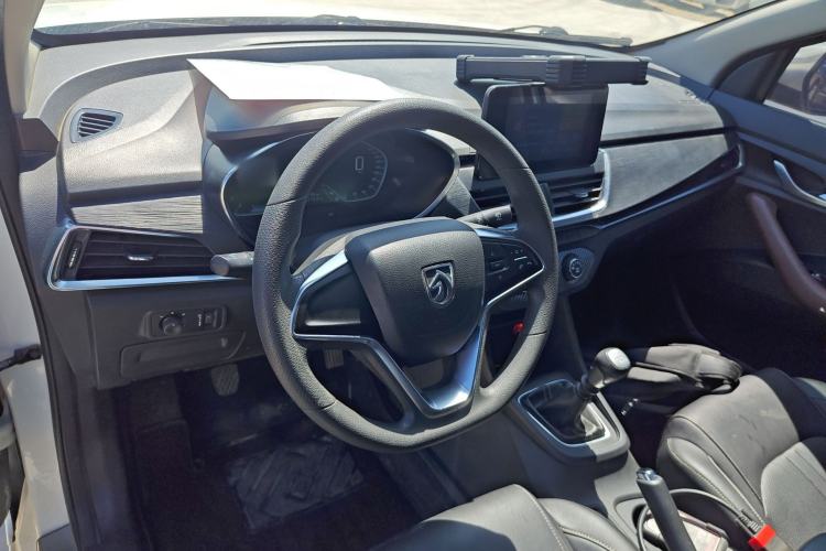 Used Baojun 360 2018 1.5L Manual Elite Version National V Center Console