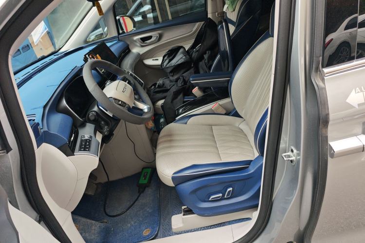 Used Roewe iMAX8 2021 400TGI Supreme Series Prestige Edition
