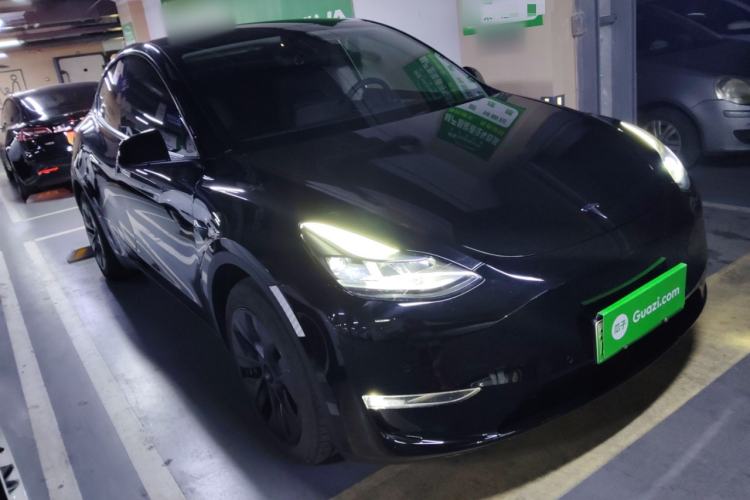 Used Tesla Model Y 2023 Long-Range All-Wheel-Drive Version
