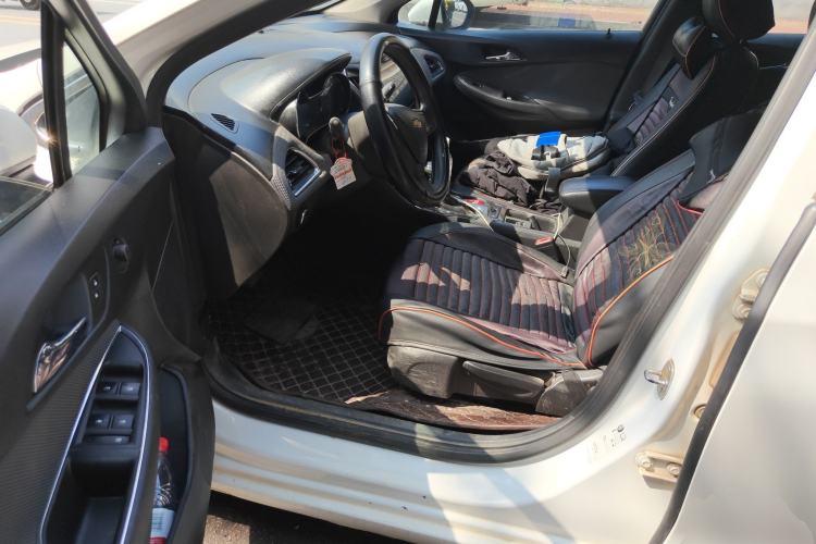 Used Chevrolet Cruze 2018 320 Automatic Pioneer Sunroof Edition
