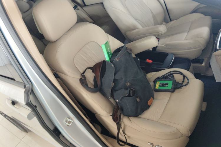 Used Buick GL8 New Energy 2025 Lu Shang Luxury Edition 7-Seater