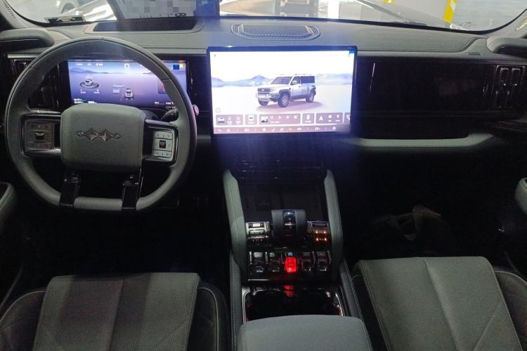 Used Formula Leopard Leopard 5 2023 Navigator Edition
