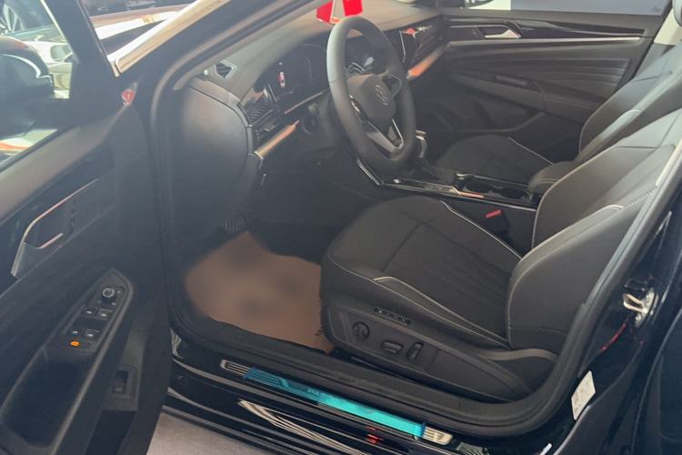 Used Volkswagen Passat 2024 330TSI Elite Edition
