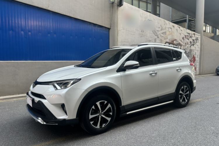 Used Toyota RAV4 2016 2.0L CVT Two-Wheel Drive Fashion Edition China V Standard