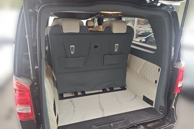 Used Mercedes-Benz Vito 2023 2.0T Business Version 7 Seats Trunk