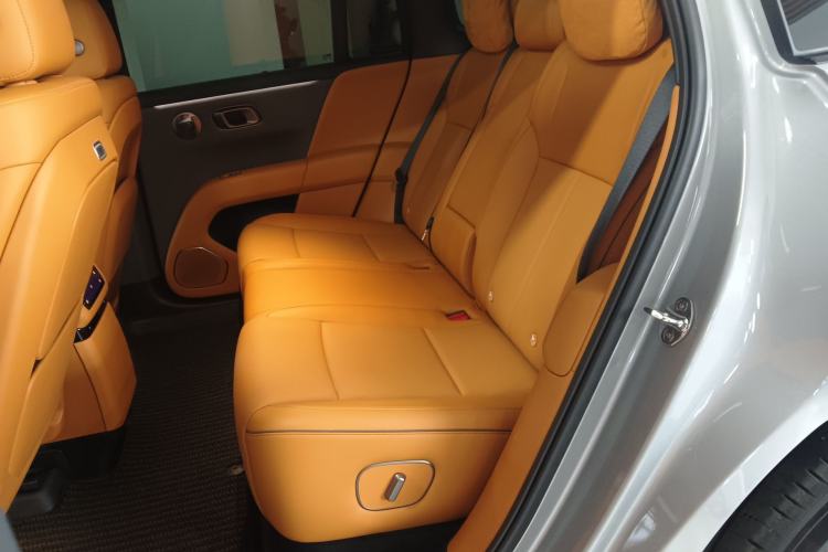 Used Li Auto i6 2025 Model Four-Wheel-Drive Standard Type