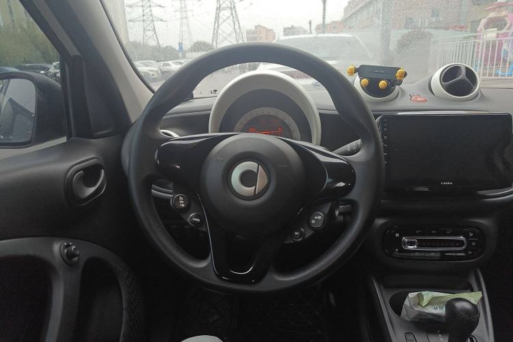 Used smart forfour 2018 1.0L 52 kW Dynamic Edition