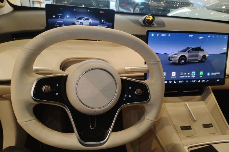 Used Hima Luxeed R7 2025 Range-Extended Version 251 km Max