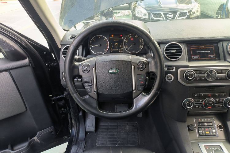 Used Land Rover Discovery 2013 3.0 SDV6 HSE Diesel Edition Steering Wheel