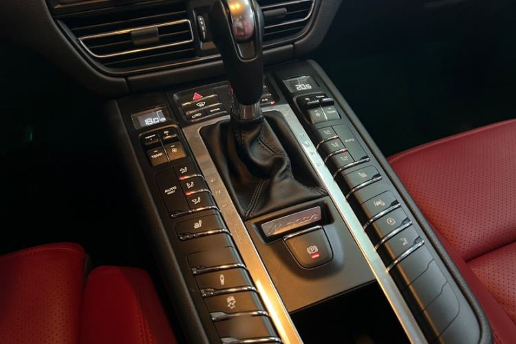 Used Porsche Macan 2018 Macan 2.0T Interior 3