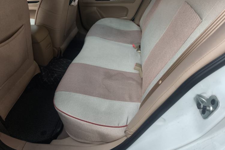 Used Roewe 350 2015 1.5L Manual Luxury Sunroof Edition