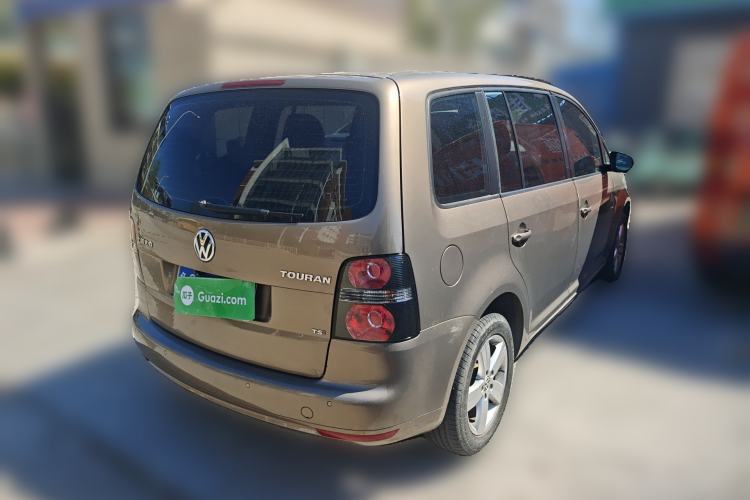 Used Volkswagen Touran 2015 1.4T Manual Fashion Edition 5-Seater Rear Right 45 Deg