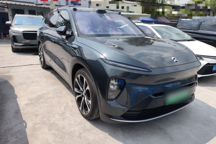 Used Nio ES8 2024 100kWh Signature Edition Front Right 45 Deg