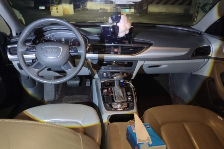 Used Audi A6L 2012 30 FSI Comfort Model Center Console